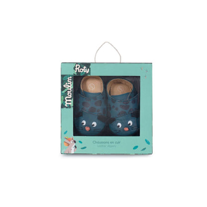 Chaussons cuir panthère bleu Moulin Roty - Maison Continuum